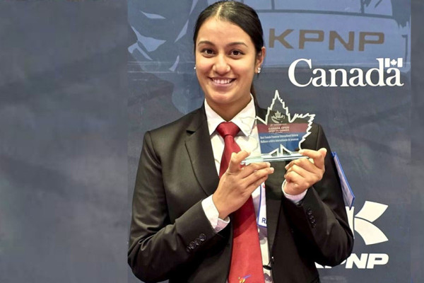 अस्मिता उत्कृष्ट रेफ्री